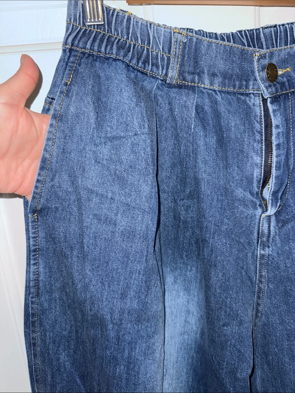 Relaxed Fit Balloon Denim Pants with Pleats and Front Pockets